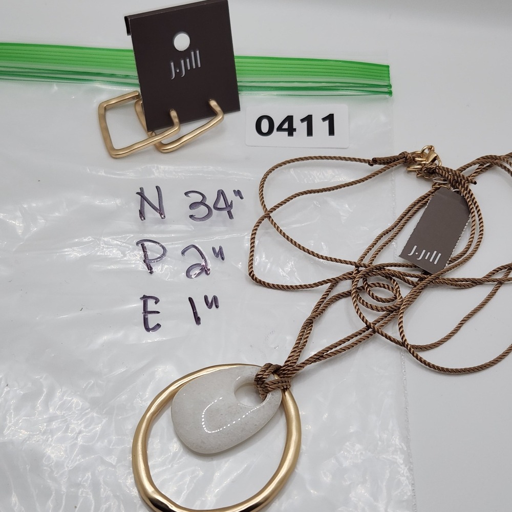 Modernist Mate Gold Tone Stone Pendant Necklace & Square Hoop Earringsβ Set - Picture 7 of 8